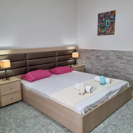 Anna Christina Metamorfosi (Sithonia)