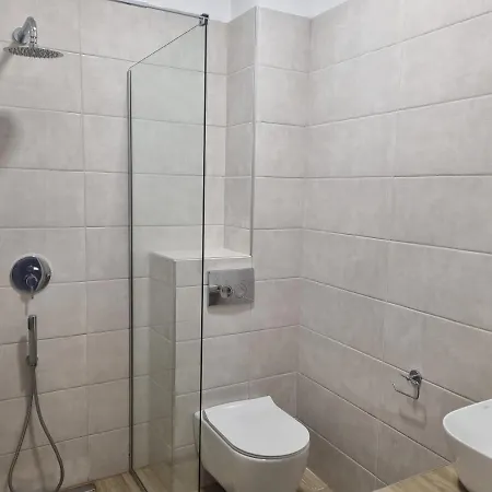 Lägenhetshotell Anna Christina 3*